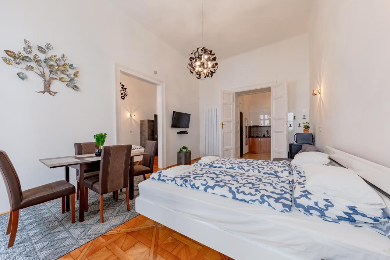 La Fortezza Panzio Budapest Eksteriør billede
